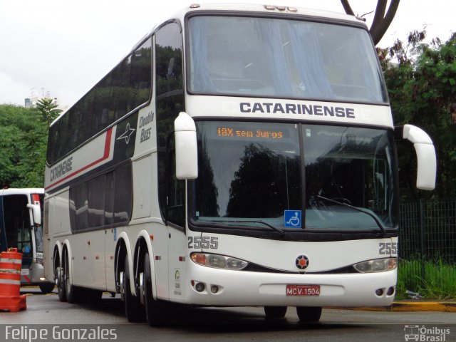 Auto Viação Catarinense 2555 na cidade de São Paulo, São Paulo, Brasil, por Felipe Gonzales. ID da foto: 1470726.