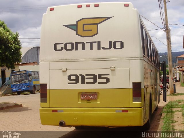 Empresa Gontijo de Transportes 9135 na cidade de Minas Novas, Minas Gerais, Brasil, por Breno Martins. ID da foto: 1475748.