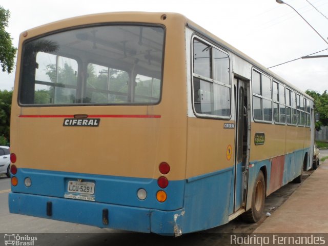 Ônibus Particulares 10 na cidade de Além Paraíba, Minas Gerais, Brasil, por Rodrigo Fernades. Número da foto: #1445574.