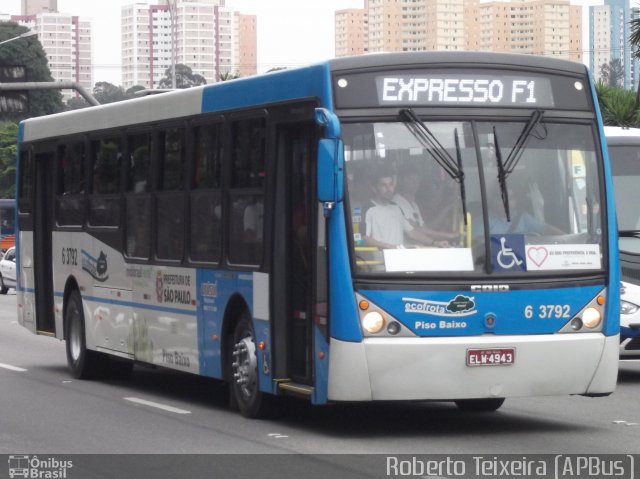 Viação Paratodos > São Jorge > Metropolitana São Paulo > Mobibrasil 6 3792 na cidade de São Paulo, São Paulo, Brasil, por Roberto Teixeira. Número da foto: #1482671.
