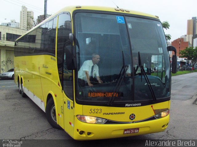 Viação Itapemirim 5523 na cidade de Curitiba, Paraná, Brasil, por Alexandre Breda. ID da foto: 1484112.