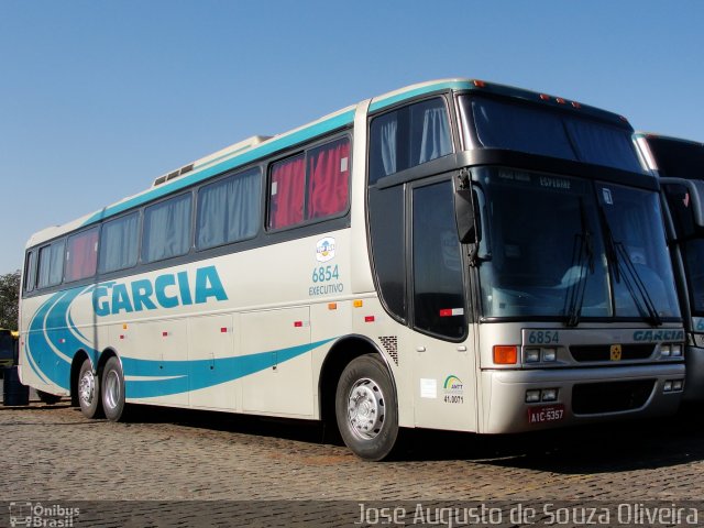 Viação Garcia 6854 na cidade de Londrina, Paraná, Brasil, por José Augusto de Souza Oliveira. Número da foto: #1483265.