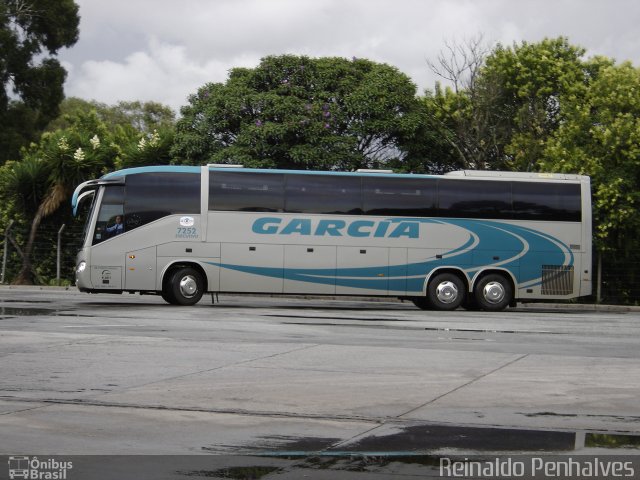 Viação Garcia 7252 na cidade de Curitiba, Paraná, Brasil, por Reinaldo Penha. Número da foto: #1487313.