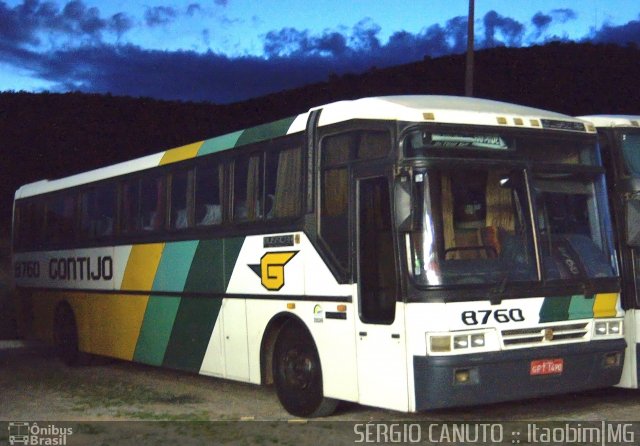 Empresa Gontijo de Transportes 8760 na cidade de Itaobim, Minas Gerais, Brasil, por Sérgio Augusto Braga Canuto. ID da foto: 1490764.