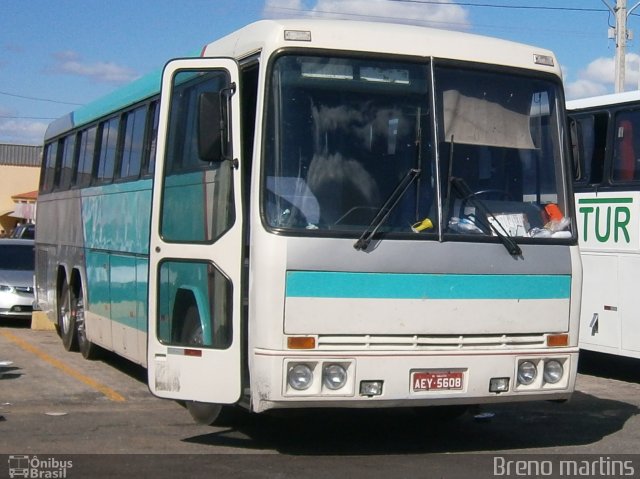Ônibus Particulares AEY5608 na cidade de Santa Cruz do Capibaribe, Pernambuco, Brasil, por Breno Martins. Número da foto: #1494725.