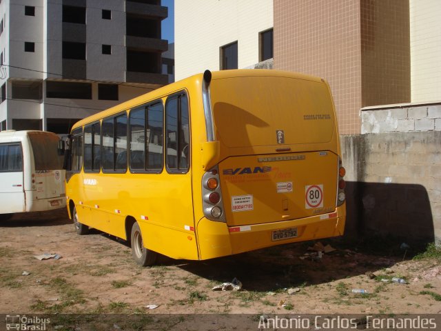 Van Tour Locações e Fretamento 5792 na cidade de João Monlevade, Minas Gerais, Brasil, por Antonio Carlos Fernandes. ID da foto: 1502069.