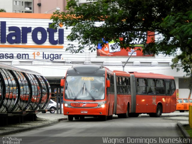 Expresso Azul 17E04 na cidade de Curitiba, Paraná, Brasil, por Wagner Domingos Ivanesken. Número da foto: #1448232.