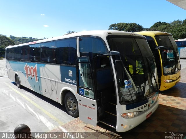 Auto Viação 1001 RJ 108.623 na cidade de Sapucaia, Rio de Janeiro, Brasil, por Alexandre  Magnus. Número da foto: #1451540.