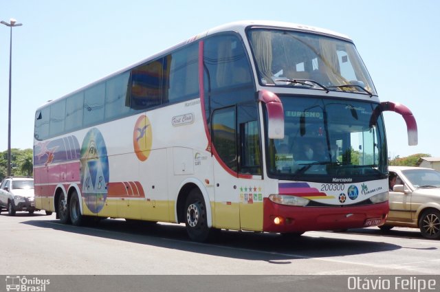 MB Turismo 200300 na cidade de Foz do Iguaçu, Paraná, Brasil, por Otavio Felipe Balbinot. Número da foto: #1454702.