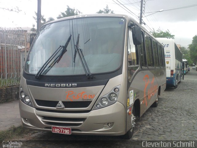 Ristow Turismo 03 na cidade de Santa Maria, Rio Grande do Sul, Brasil, por Cleverton Schmitt. Número da foto: #1457716.