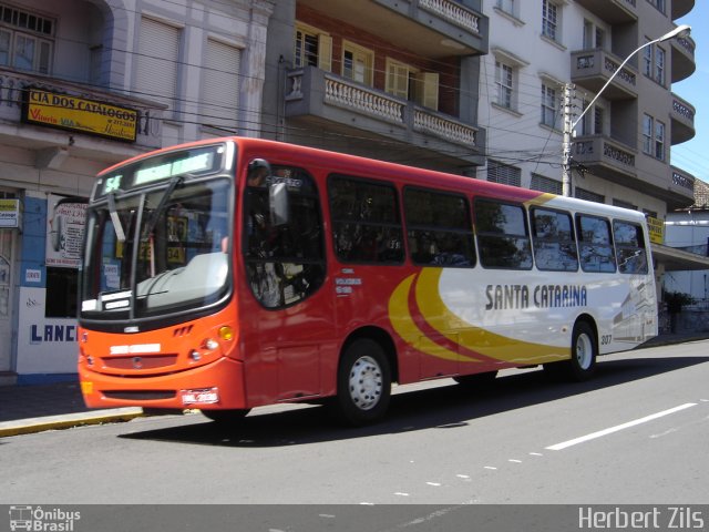 Santa Catarina Transportes 307 na cidade de Santa Maria, Rio Grande do Sul, Brasil, por Herbert Zils. Número da foto: #822922.
