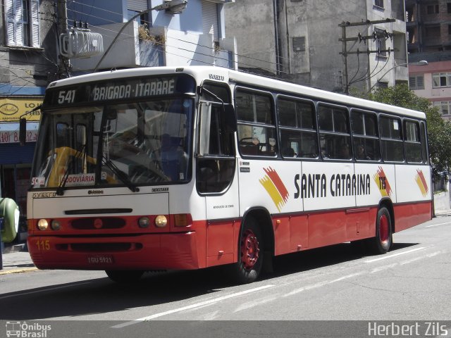 Santa Catarina Transportes 115 na cidade de Santa Maria, Rio Grande do Sul, Brasil, por Herbert Zils. Número da foto: #822927.