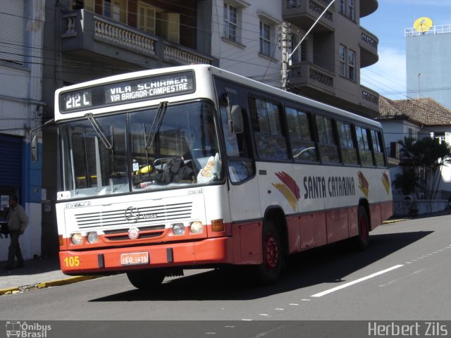 Santa Catarina Transportes 105 na cidade de Santa Maria, Rio Grande do Sul, Brasil, por Herbert Zils. Número da foto: #822933.
