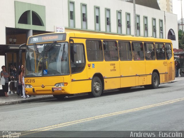 Expresso Azul JC315 na cidade de Curitiba, Paraná, Brasil, por Andrews  Fuscolin. Número da foto: #841893.