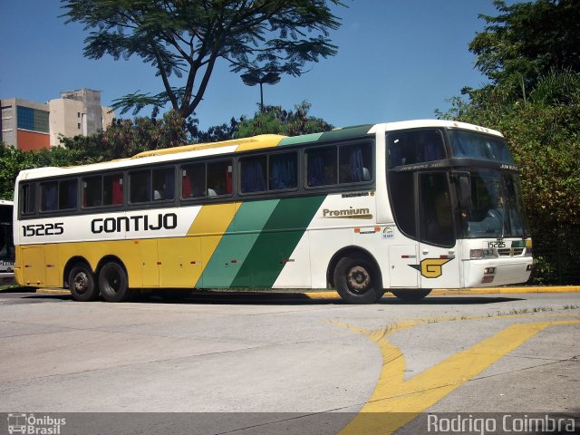 Empresa Gontijo de Transportes 15225 na cidade de São Paulo, São Paulo, Brasil, por Rodrigo Coimbra. ID da foto: 840656.