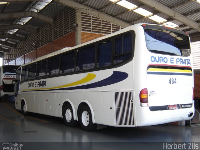 Viação Ouro e Prata 484 na cidade de Porto Alegre, Rio Grande do Sul, Brasil, por Herbert Zils. Número da foto: #846819.
