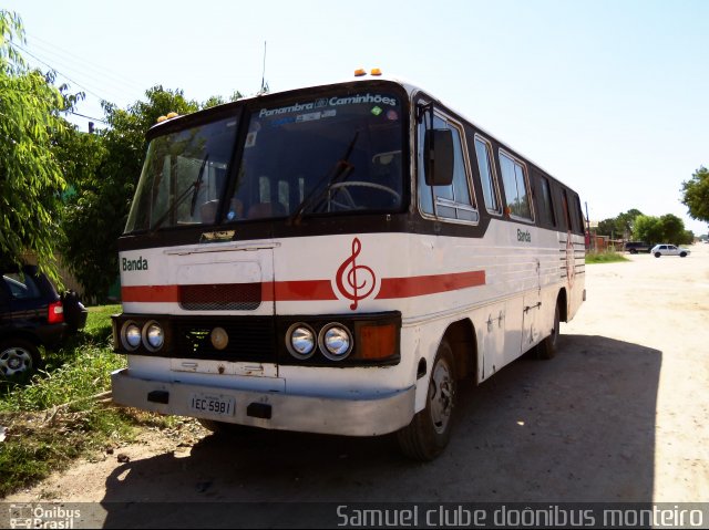 Ônibus Particulares  na cidade de Pelotas, Rio Grande do Sul, Brasil, por Samuel  Fagundes Pereira. Número da foto: #849646.
