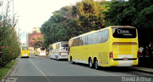 Viação Itapemirim 8867 na cidade de Curitiba, Paraná, Brasil, por David Arthur. Número da foto: #849288.