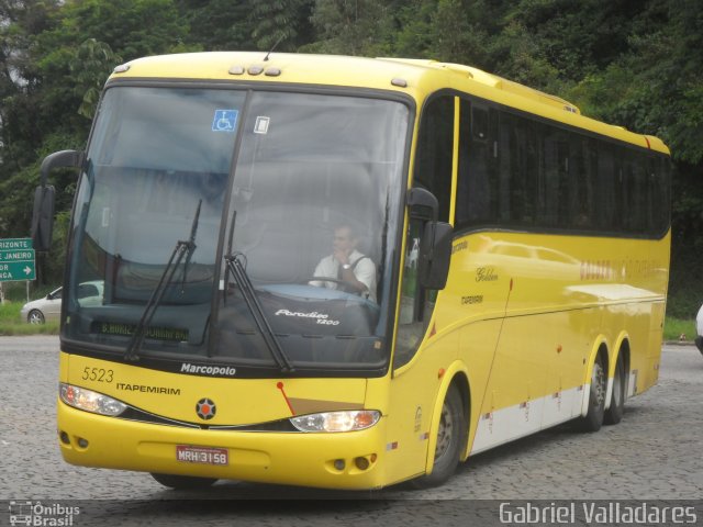 Viação Itapemirim 5523 na cidade de Manhuaçu, Minas Gerais, Brasil, por Gabriel Valladares. Número da foto: #851644.