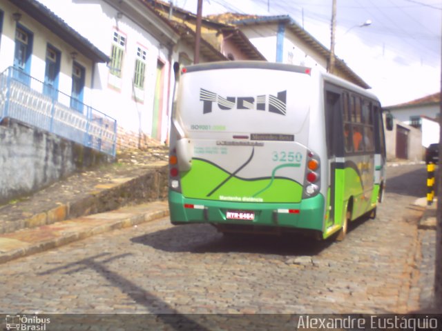 Turin Transportes 3250 na cidade de Ouro Preto, Minas Gerais, Brasil, por Alexandre Eustáquio. ID da foto: 851941.