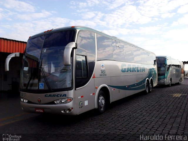 Viação Garcia 7451 na cidade de Londrina, Paraná, Brasil, por Haroldo Ferreira. ID da foto: 853090.