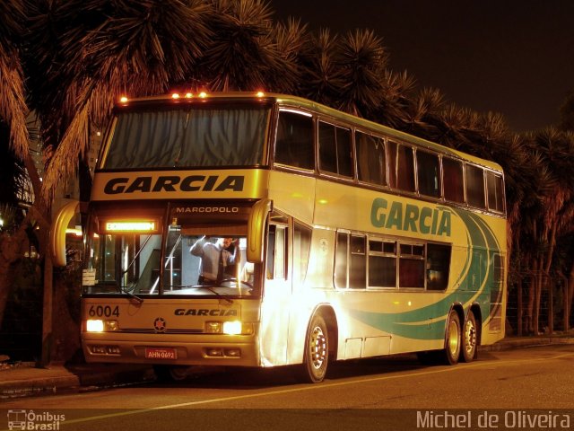 Viação Garcia 6004 na cidade de Curitiba, Paraná, Brasil, por Michel de Oliveira. ID da foto: 855953.