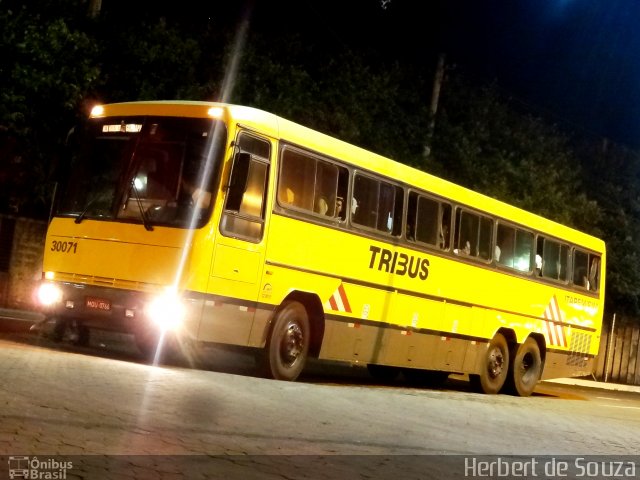 Viação Itapemirim 30071 na cidade de Belo Horizonte, Minas Gerais, Brasil, por Herbert de Souza. Número da foto: #859395.