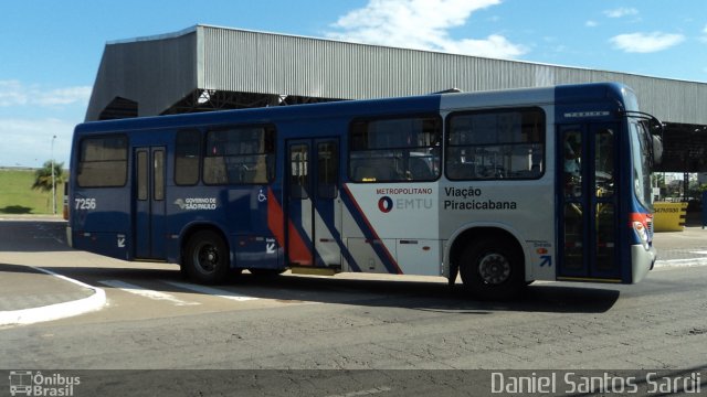Viação Piracicabana 7256 na cidade de Praia Grande, São Paulo, Brasil, por Daniel Santos Sardi. Número da foto: #864912.