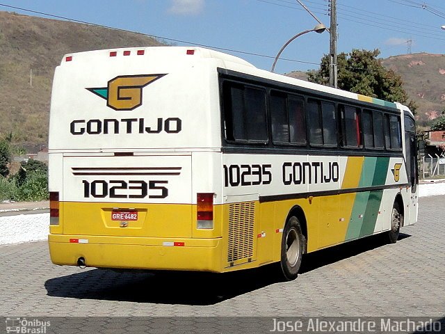 Empresa Gontijo de Transportes 10235 na cidade de Coronel Fabriciano, Minas Gerais, Brasil, por J. Alexandre Machado. ID da foto: 865371.