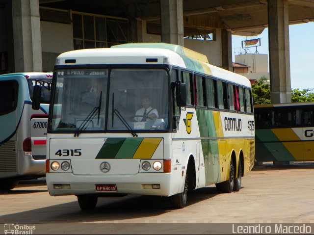 Empresa Gontijo de Transportes 4315 na cidade de Montes Claros, Minas Gerais, Brasil, por Leandro Macedo. ID da foto: 872332.