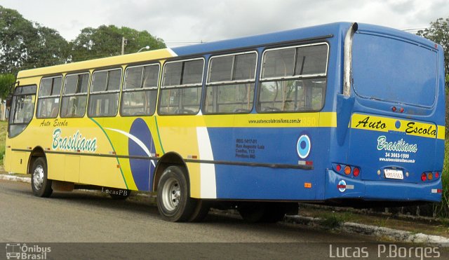 Ônibus Particulares 1350 na cidade de Araxá, Minas Gerais, Brasil, por Lucas Borges . Número da foto: #870879.