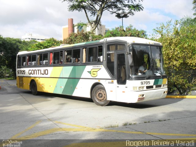 Empresa Gontijo de Transportes 9705 na cidade de São Paulo, São Paulo, Brasil, por Rogério Teixeira Varadi. Número da foto: #872964.