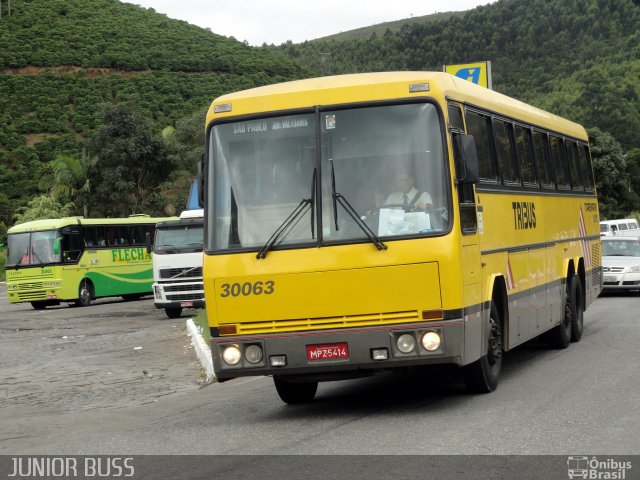 Viação Itapemirim 30063 na cidade de Manhuaçu, Minas Gerais, Brasil, por JUNIOR JUNIOR. ID da foto: 881979.