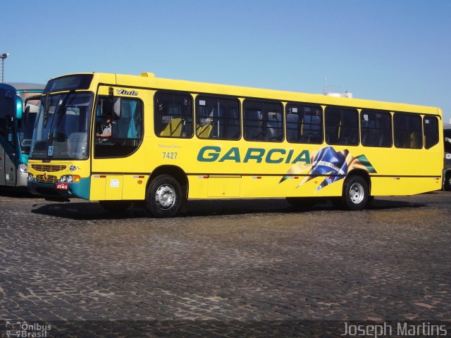 Viação Garcia 7427 na cidade de Londrina, Paraná, Brasil, por Joseph Martins. Número da foto: #830322.