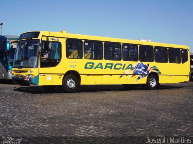 Viação Garcia 7427 na cidade de Londrina, Paraná, Brasil, por Joseph Martins. ID da foto: 830322.