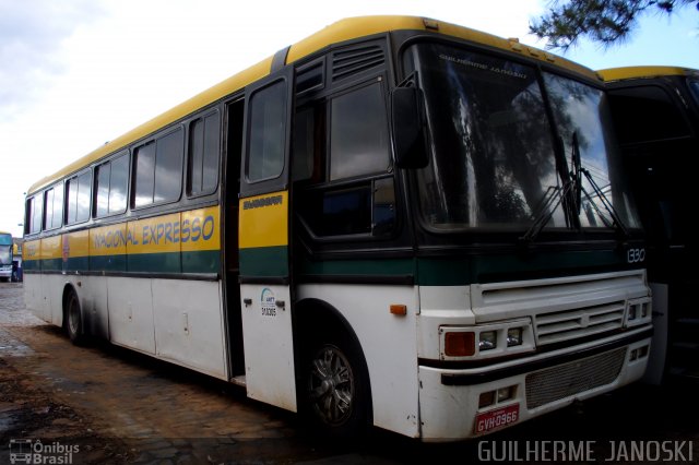 Nacional Expresso 1330 na cidade de Uberlândia, Minas Gerais, Brasil, por Guilherme Janoski. Número da foto: #830005.