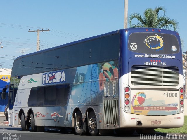 Floripa Tour 11000 na cidade de Trindade, Goiás, Brasil, por Douglas Andrez. Número da foto: #832420.