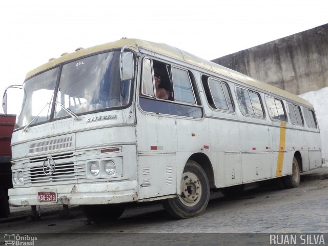 Ônibus Particulares 18 na cidade de Canindé, Ceará, Brasil, por Ruan Silva. ID da foto: 834936.