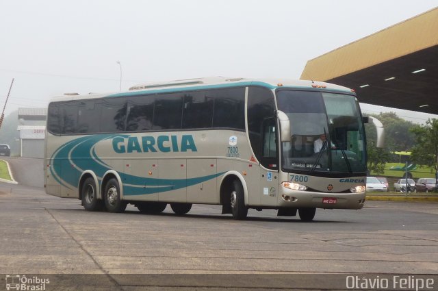 Viação Garcia 7800 na cidade de Foz do Iguaçu, Paraná, Brasil, por Otavio Felipe Balbinot. Número da foto: #884041.