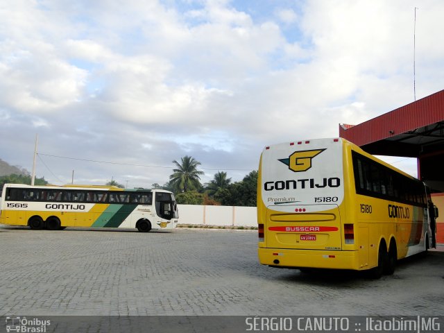 Empresa Gontijo de Transportes 15180 na cidade de Itaobim, Minas Gerais, Brasil, por Sérgio Augusto Braga Canuto. ID da foto: 906010.