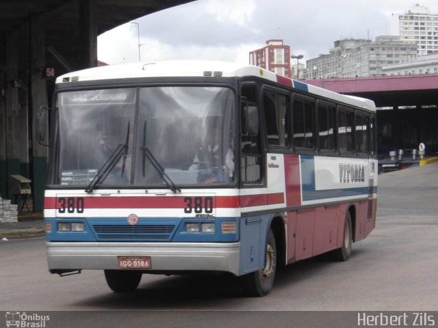 Expresso Vitória de Transportes 380 na cidade de Porto Alegre, Rio Grande do Sul, Brasil, por Herbert Zils. Número da foto: #907250.