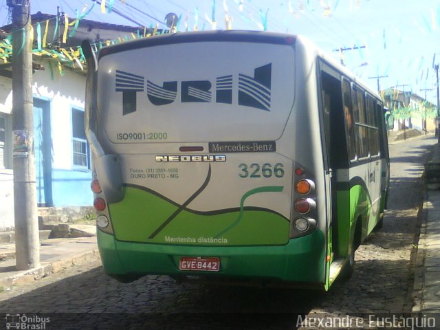 Turin Transportes 3266 na cidade de Ouro Preto, Minas Gerais, Brasil, por Alexandre Eustáquio. Número da foto: #908817.