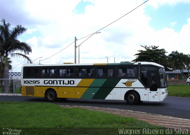 Empresa Gontijo de Transportes 10295 na cidade de Uberlândia, Minas Gerais, Brasil, por Wagner Ribeiro da Silva. ID da foto: 916499.