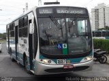 Viação Jacareí 1697 na cidade de São José dos Campos, São Paulo, Brasil, por Roberto Teixeira. Número da foto: #921886.