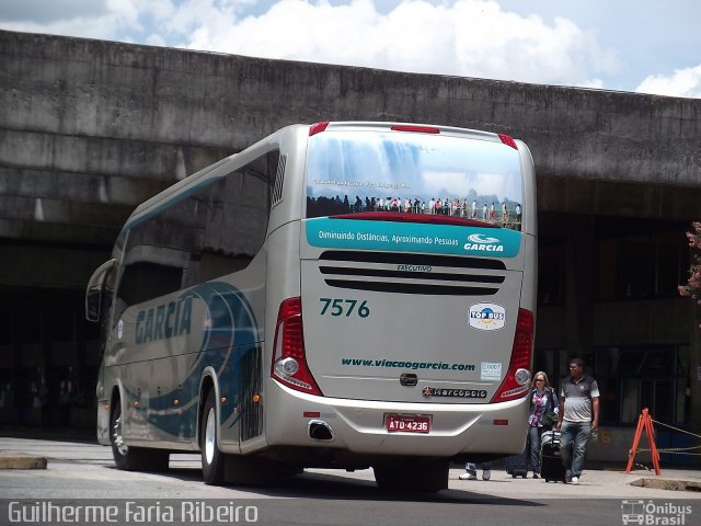 Viação Garcia 7576  na cidade de Curitiba, Paraná, Brasil, por Guilherme Faria Ribeiro. ID da foto: 885786.