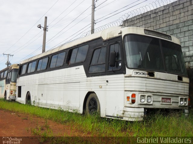 Ônibus Particulares 3530 na cidade de Contagem, Minas Gerais, Brasil, por Gabriel Valladares. Número da foto: #923276.