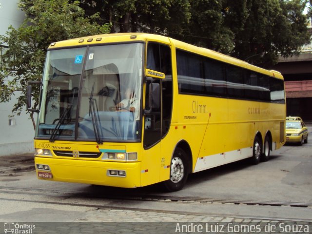 Viação Itapemirim 44069 na cidade de Rio de Janeiro, Rio de Janeiro, Brasil, por André Luiz Gomes de Souza. Número da foto: #926387.