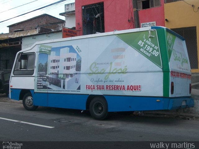 Ônibus Particulares  na cidade de Natal, Rio Grande do Norte, Brasil, por Walky Martins Nascimento. ID da foto: 895677.