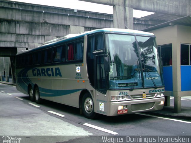 Viação Garcia 6766 na cidade de Curitiba, Paraná, Brasil, por Wagner Domingos Ivanesken. ID da foto: 897318.