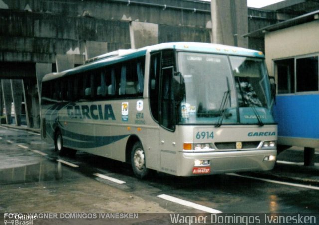 Viação Garcia 6914 na cidade de Curitiba, Paraná, Brasil, por Wagner Domingos Ivanesken. Número da foto: #897339.